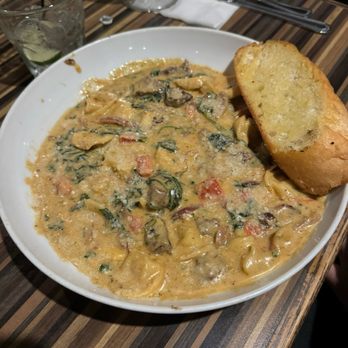 Da Vinci's Table - Tuscan Steak Tortellini - Italian Near Me - Burlington, North Carolina Da Vinci's Table - Tuscan Steak Tortellini - Italian Near Me - Burlington, North Carolina