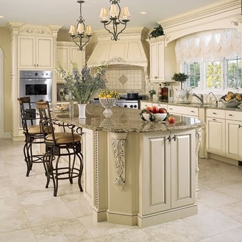Kitchen Factory - a large kitchen with a center island - Interior Design Near Me - Studio City, California