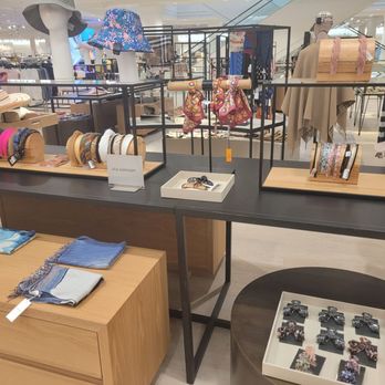 Nordstrom Shops at Merrick Park - Department Stores Near Me - Coral Gables, Florida