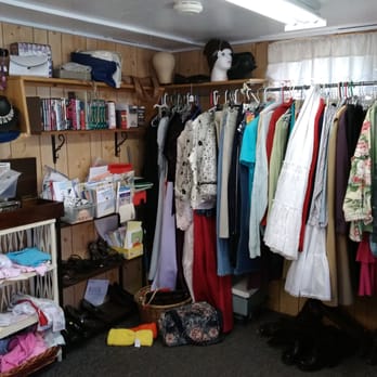 Community Church Bargain Barn - Inside, fancier clothes and collectibles - Thrift Stores Near Me - Idyllwild, California Community Church Bargain Barn - Inside, fancier clothes and collectibles - Thrift Stores Near Me - Idyllwild, California