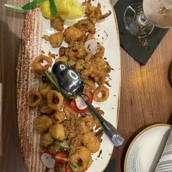 Wemmys Kitchen & Lounge - Wonderful Calamari appetizer - Seafood Near Me - Marlborough, Massachusetts