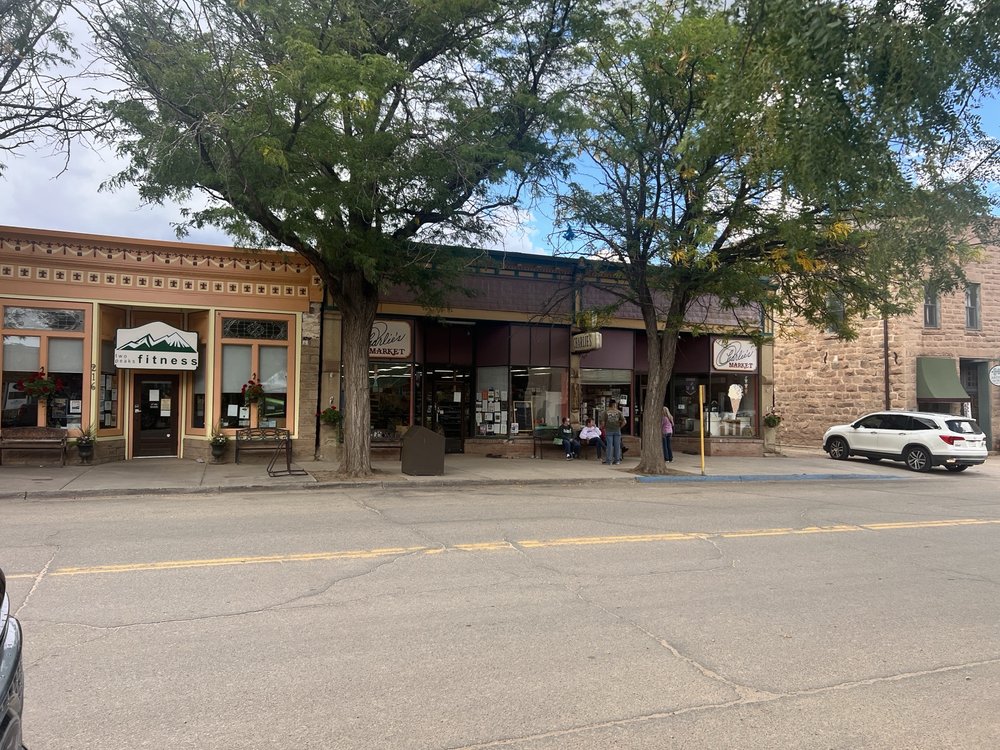 Charlie's Market Logo