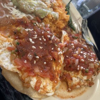 Taqueria 3 Gallos - Mexican Near Me - Bakersfield, California
