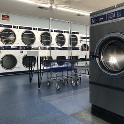 Phifer Road Washerette - Plenty of space to wash, dry and fold