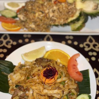 ThairoomGrand - Lamb SPICY Drunken Noodles and Pineapple fried rice. The best Thai food I've had in a long time. - Thai Near Me - Toronto, Ontario