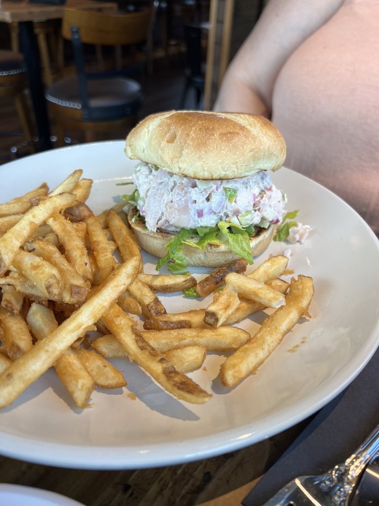 SCARLET ROSE BISTRO 16 Photos & 11 Reviews 196 Main St, Wareham