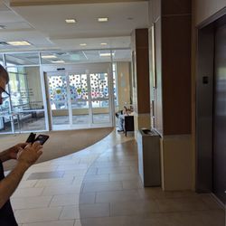 UT Medical Center Cancer Institute - Entrance