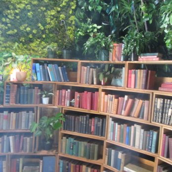 Lost Books - entrance - Vinyl Records Near Me - Montrose, California