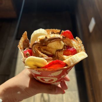 T-Swirl Crêpe - Strawberries and bananas with Nutella. - Creperies Near Me - Frisco, Texas