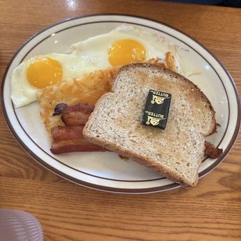 Caffé Mezzaluna - Breakfast & Brunch Near Me - Half Moon Bay, California