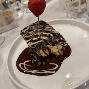 Mia Restaurant & Bar - Mia Dream dessert - Italian Near Me - Roseville, California