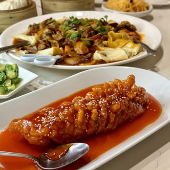 Highland Noodles - Crispy fish (front) & braised chicken w/ wide noodles (back) @wafflebam - Noodles Near Me - Milpitas, California