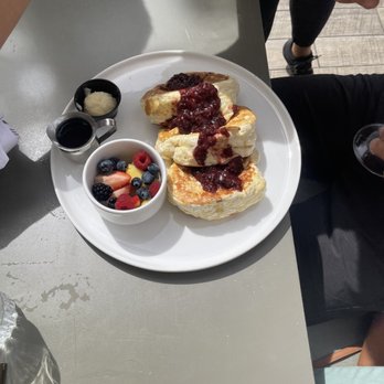 Deck. - Tokyo pancakes with berry compote - Hawaiian Near Me - Honolulu, Hawaii