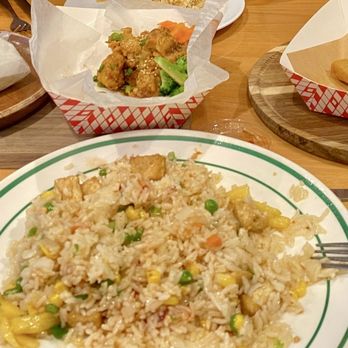 Freshroll - Starting at "12 o'clock". Cauliflower wings, egg rolls, "scallops" pineapple rice, "tuna" wrap. All 100% vegan. - Juice Bars & Smoothies Near Me - Mashpee, Massachusetts Freshroll - Starting at "12 o'clock". Cauliflower wings, egg rolls, "scallops" pineapple rice, "tuna" wrap. All 100% vegan. - Juice Bars & Smoothies Near Me - Mashpee, Massachusetts