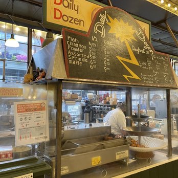 Daily Dozen Doughnut - Bakeries Near Me - Seattle, Washington