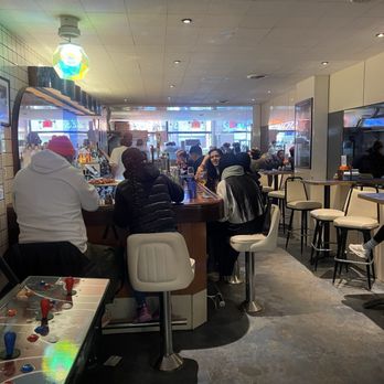 Scarr's Pizza - If you can find a seat at the bar, do it. - Pizza Near Me - New York, New York Scarr's Pizza - If you can find a seat at the bar, do it. - Pizza Near Me - New York, New York
