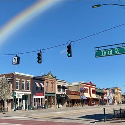 The Funky Frog - Downtown Rochester has great events, shopping and dining. Something for everyone. Free Parking summer 2020!
