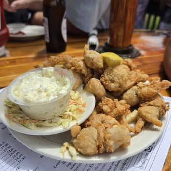 Lenny's Indian Head Inn - Seafood Near Me - Branford, Connecticut Lenny's Indian Head Inn - Seafood Near Me - Branford, Connecticut