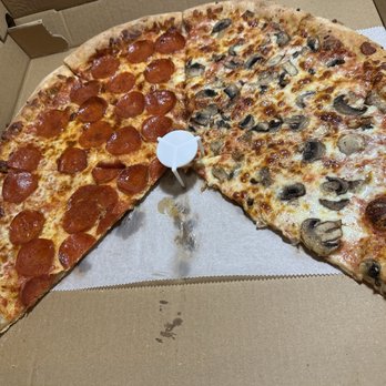 Hot Pies Pizzaria - Pizza with different toppings to please the eaters! - Pizza Near Me - New Milford, Pennsylvania Hot Pies Pizzaria - Pizza with different toppings to please the eaters! - Pizza Near Me - New Milford, Pennsylvania