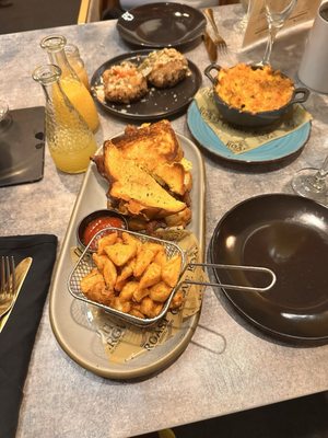 Madame Fortune Dessert + HiFi Parlour by null