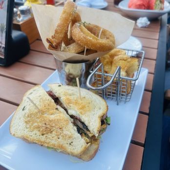 Finney's Crafthouse - Burbank - Sandwich and onion rings - New American Near Me - Burbank, California Finney's Crafthouse - Burbank - Sandwich and onion rings - New American Near Me - Burbank, California