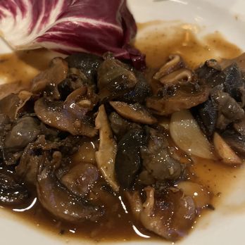 Da Noi Italian Restaurant - Escargot & mushrooms in a brown sauce with red einey - Italian Near Me - Islip, New York Da Noi Italian Restaurant - Escargot & mushrooms in a brown sauce with red einey - Italian Near Me - Islip, New York