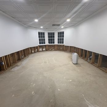 Perfect Remodeling - Game Room prior to the Reno. - General Contractors Near Me - Atlanta, Georgia