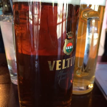 Berliner Pub - Yummy beers wow wow - German Near Me - Renton, Washington