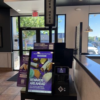 Taco Bell - Kiosk - Fast Food Near Me - Sacramento, California