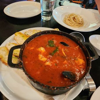 Etto Pasta Bar - Cioppino - Italian Near Me - Paso Robles, California Etto Pasta Bar - Cioppino - Italian Near Me - Paso Robles, California