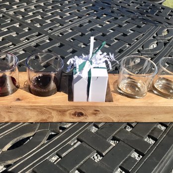 Virginia Mountain Vineyards - Chocolate and wine pairing flight - Wineries Near Me - Fincastle, Virginia Virginia Mountain Vineyards - Chocolate and wine pairing flight - Wineries Near Me - Fincastle, Virginia