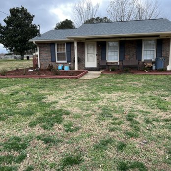 Dempsey Boys Lawn Care - the front yard of a home - Lawn Services Near Me - Athens, Alabama Dempsey Boys Lawn Care - the front yard of a home - Lawn Services Near Me - Athens, Alabama