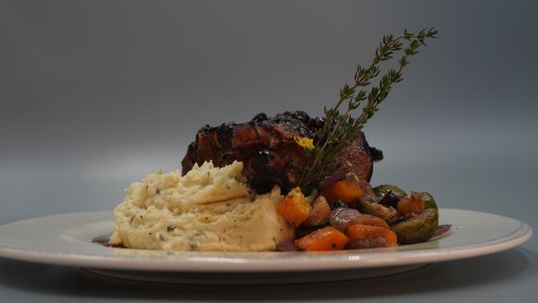 The District Eatery Tap & Barrel by null