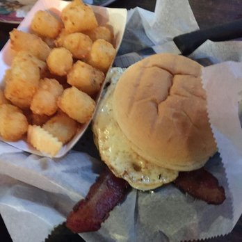 El Bait Shop - Breakfast burger and tater tots - Bars Near Me - Des Moines, Iowa El Bait Shop - Breakfast burger and tater tots - Bars Near Me - Des Moines, Iowa