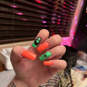 Finailly Salon - Nails by Kim - Nail Salons Near Me - Santa Clarita, California