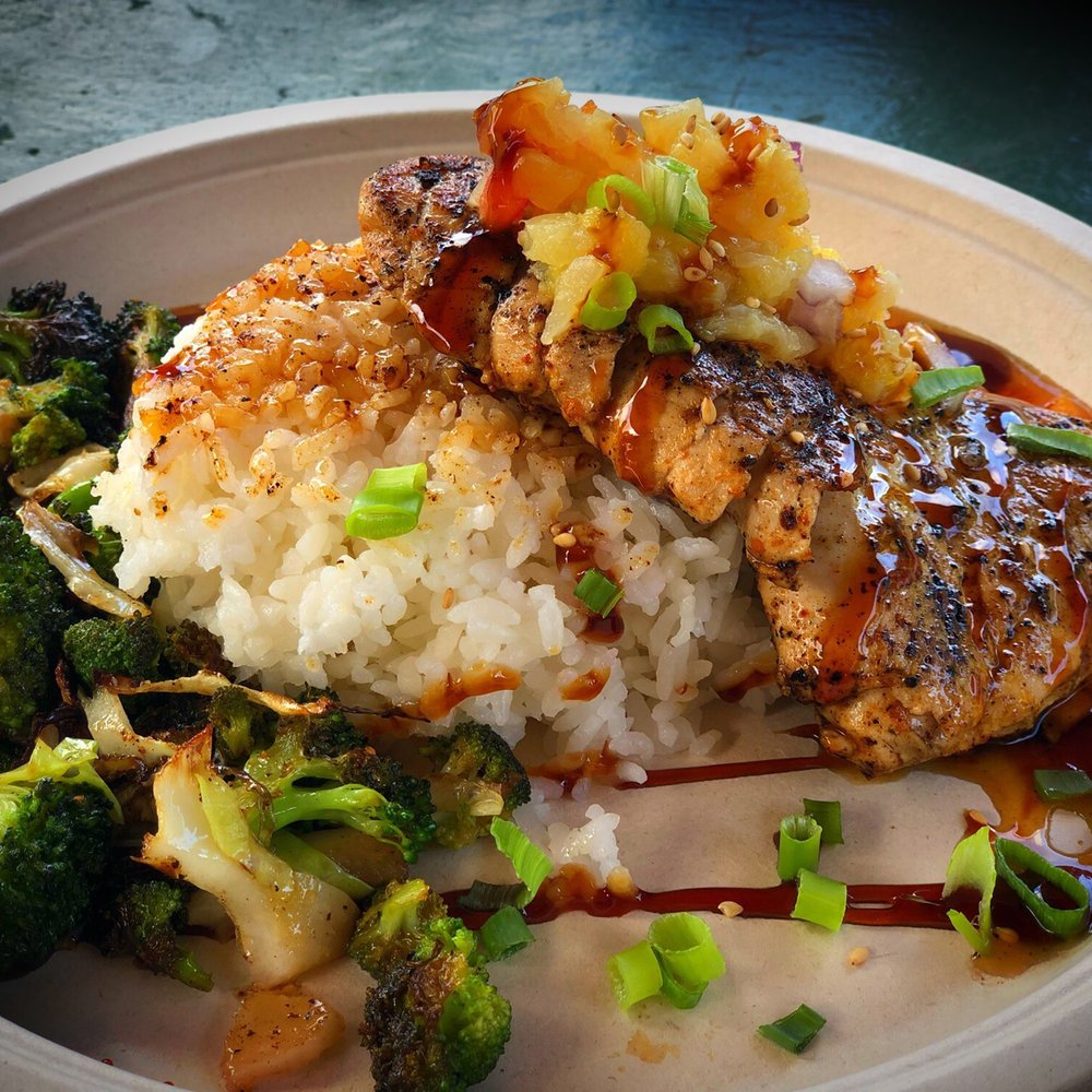 Da Fish Shack - Seared ahi tuna fish plate. - Food Trucks Near Me - Hana, Hawaii Da Fish Shack - Seared ahi tuna fish plate. - Food Trucks Near Me - Hana, Hawaii