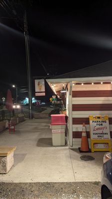 Lenny's Indian Head Inn by null