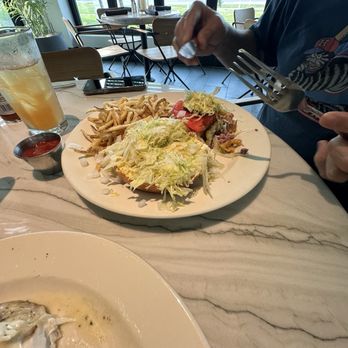 131 Main - Cheeseburger - Seafood Near Me - Sarasota, Florida 131 Main - Cheeseburger - Seafood Near Me - Sarasota, Florida