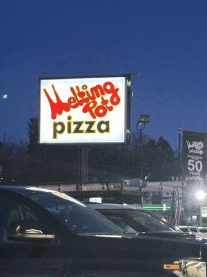 Melting Pot Pizza by null
