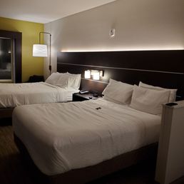 2 queen ADA suite