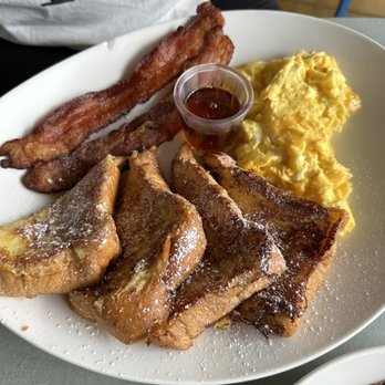 Harry's Restaurant - French toast - Breakfast & Brunch Near Me - Houston, Texas Harry's Restaurant - French toast - Breakfast & Brunch Near Me - Houston, Texas