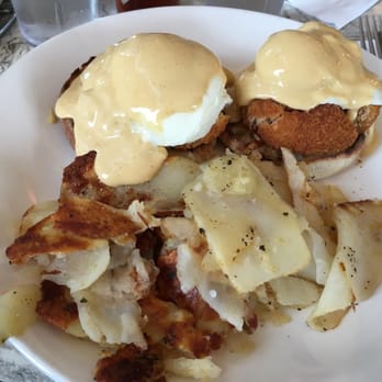 Cafe M - Crab cake eggs Benedict - Breakfast & Brunch Near Me - Berkeley, California Cafe M - Crab cake eggs Benedict - Breakfast & Brunch Near Me - Berkeley, California
