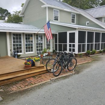 The Inn At Oriental - Screened in Porch - Hotels Near Me - Oriental, North Carolina The Inn At Oriental - Screened in Porch - Hotels Near Me - Oriental, North Carolina