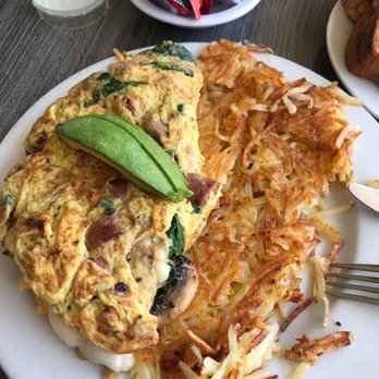 ButtercuP - Chicken apple sausage omelet - Breakfast & Brunch Near Me - Oakland, California