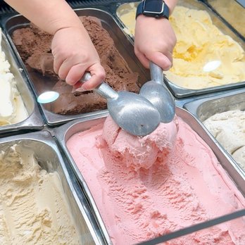 Cold Stone Creamery - Ice Cream & Frozen Yogurt Near Me - Cerritos, California
