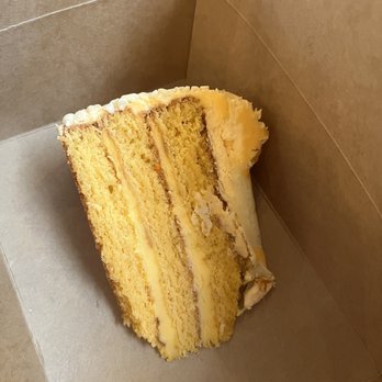 Yellow Dog Eats - Orange Blossom cake - Sandwiches Near Me - Windermere, Florida Yellow Dog Eats - Orange Blossom cake - Sandwiches Near Me - Windermere, Florida