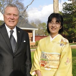 Eriko the Japanese Tutor - Cherry Tree Planting Ceremony with the governor, Nathan Deal　ジョージア州知事ネーサン・デイール氏と一緒に