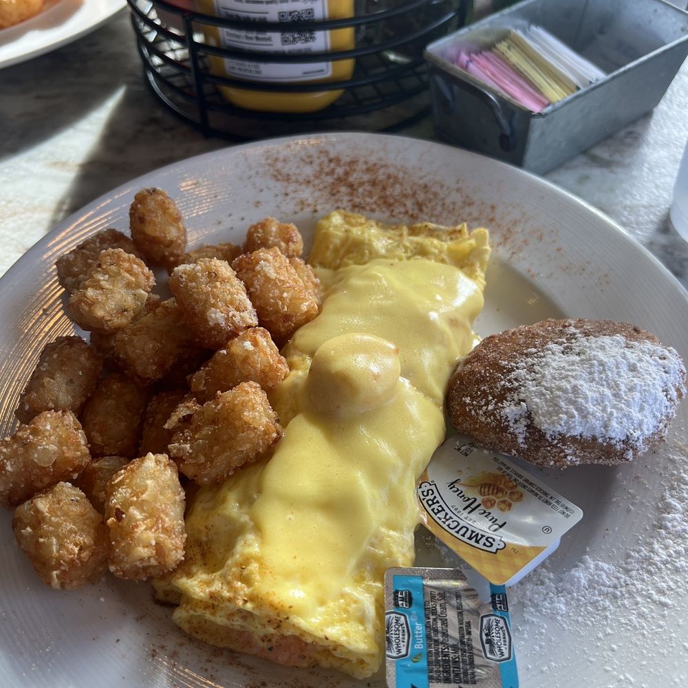 Bay Local Eatery - Omelet with shrimp and crabmeat - New American Near Me - Virginia Beach, Virginia Bay Local Eatery - Omelet with shrimp and crabmeat - New American Near Me - Virginia Beach, Virginia