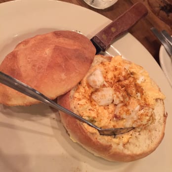 Founders Tavern & Grill - Crab dip in bread bowl - Comfort Food Near Me - Pasadena, Maryland