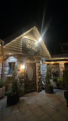 Stonewalls Restaurant by null